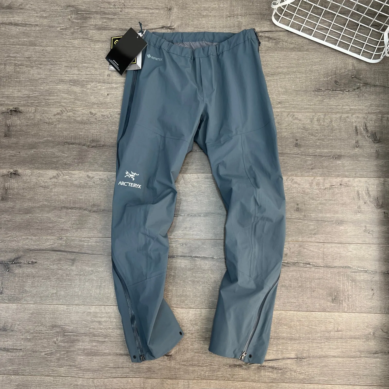 ， Breathable ，Breathable ！ ， ！ 【 Quality】 22FW Arcteryx Beta Pant 30116 ， ， ！ ， ！ ， ，GOER TEX ， Wear-Resistant ， Breathable ！ ， Shoes ， ， ， ， ， High-Top Low-Top Shoes ， ！ GORE TEX ， ， YKK 、logo ， ， ！Quality ！ Color：Black Size S 3XL